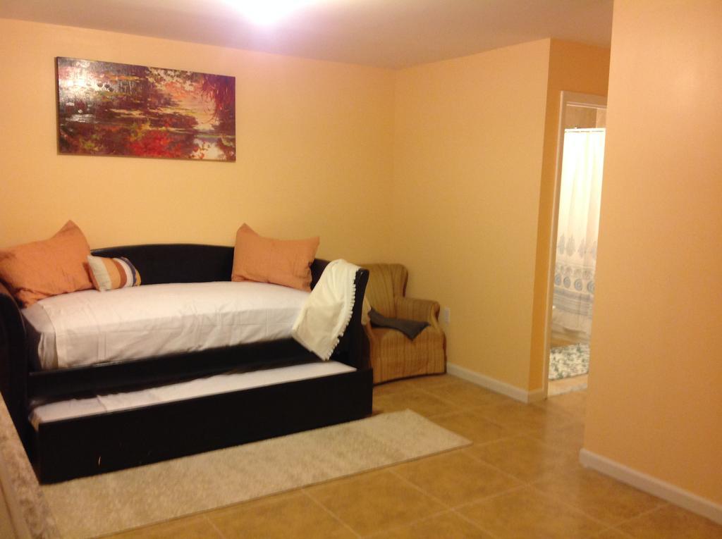 Mojoy Homesuites At Runyon Newark Luaran gambar